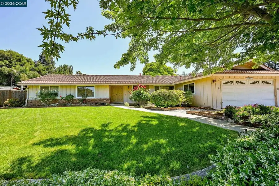 1162 Ridgewood Dr, Concord, CA 94518 - #3