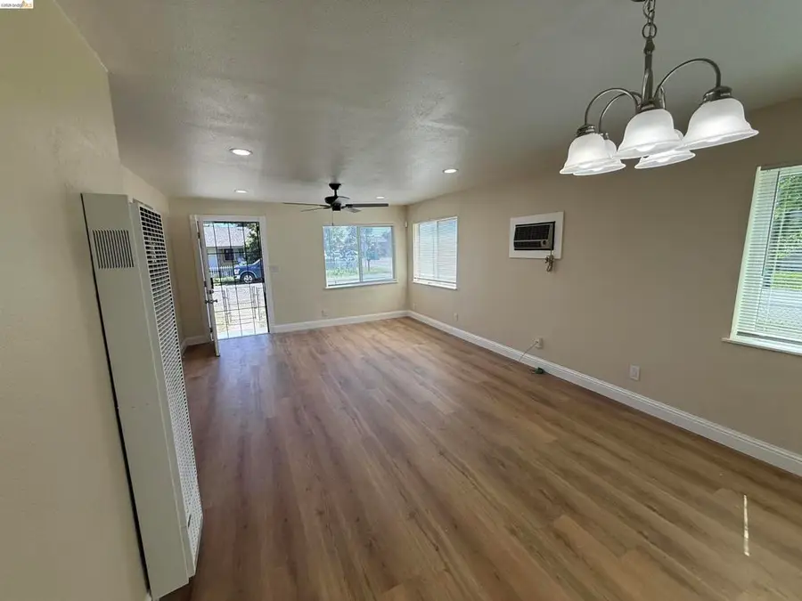 2353 Robindale Ave, Stockton, CA 95205 - #3