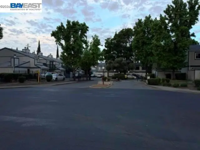 299 Shasta Dr #29, Vacaville, CA 95687 - #1