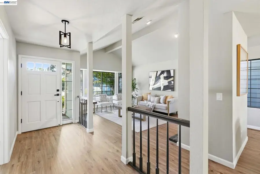 29 Captains Dr, Alameda, CA 94502 - #3