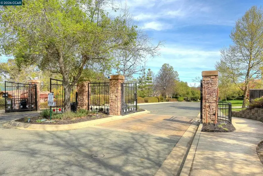 1248 Oak Knoll Dr, Concord, CA 94521 - #2