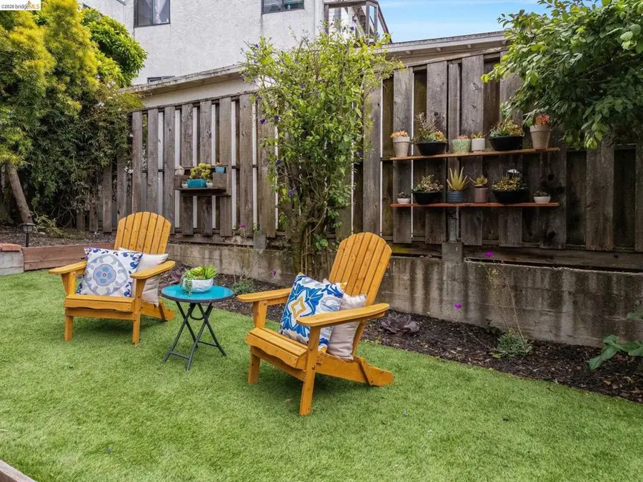 1635 Aqua Vista Rd, Richmond, CA 94805 - #2