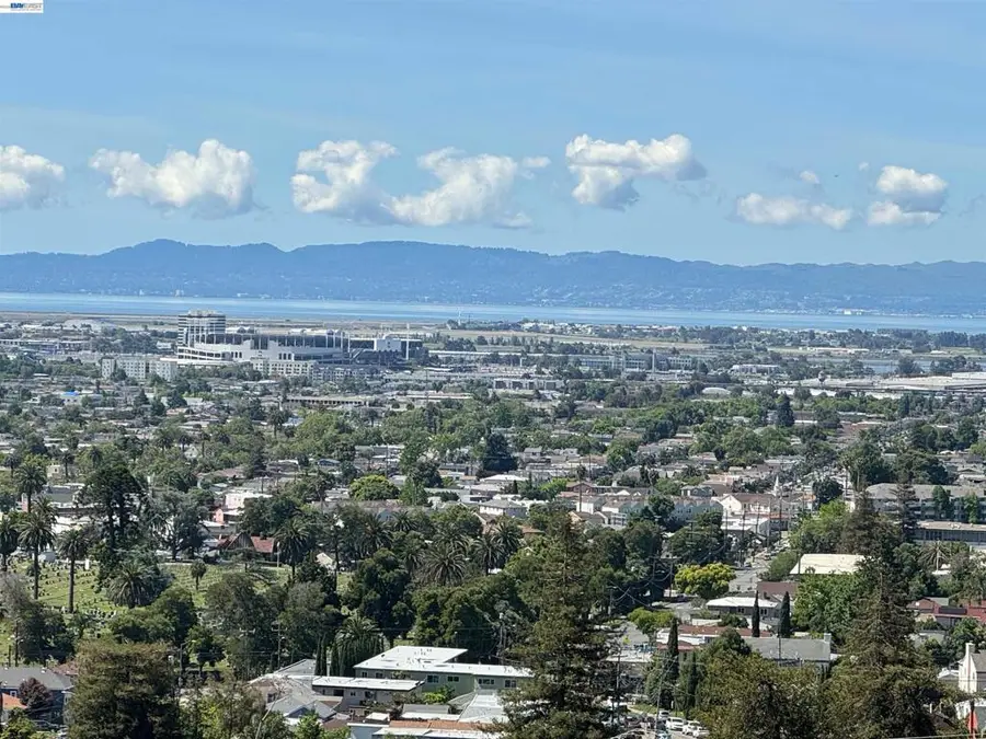 6338 Buena Ventura Ave, Oakland, CA 94605 - #2