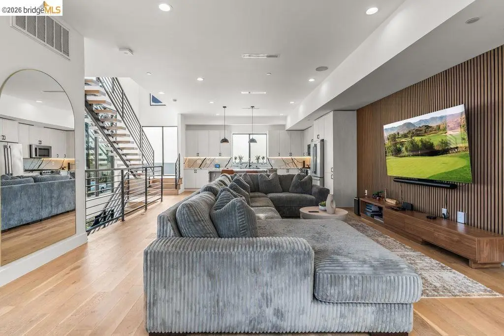 6503 N Contour Ln, North Hollywood, CA 91606 - #1