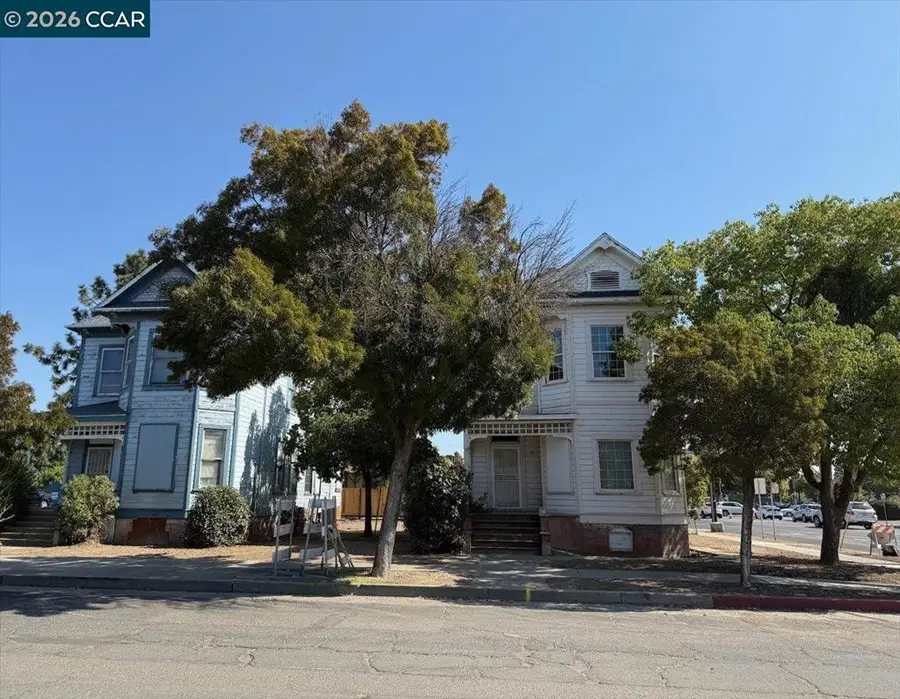 151 S 3rd Ave, Oakdale, CA 95361 - #2