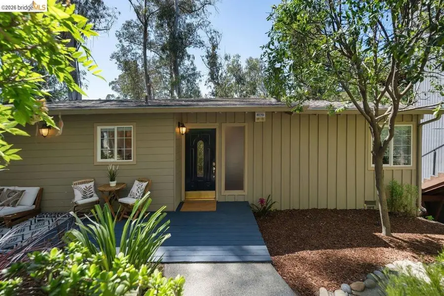 2343 Mastlands Dr, Oakland, CA 94611 - #2