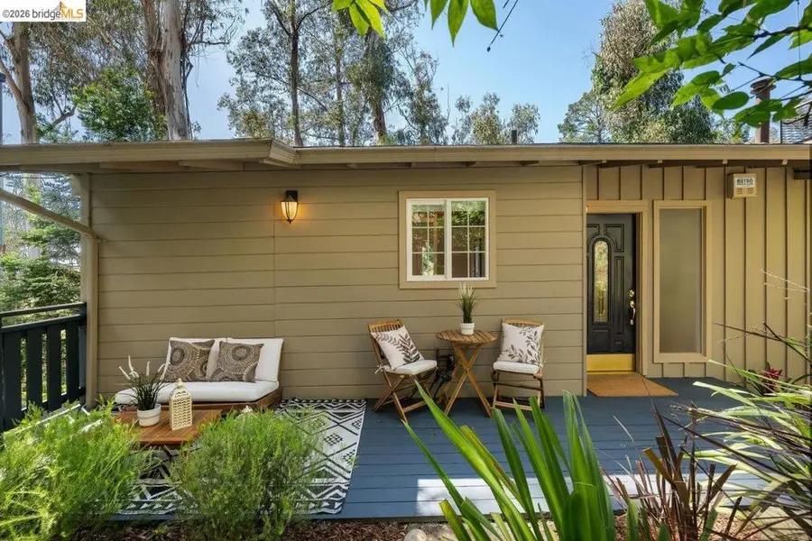 2343 Mastlands Dr, Oakland, CA 94611 - #3