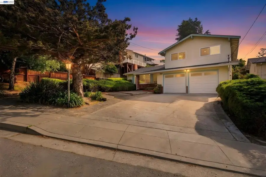 19304 Barclay Rd, Castro Valley, CA 94546 - #2