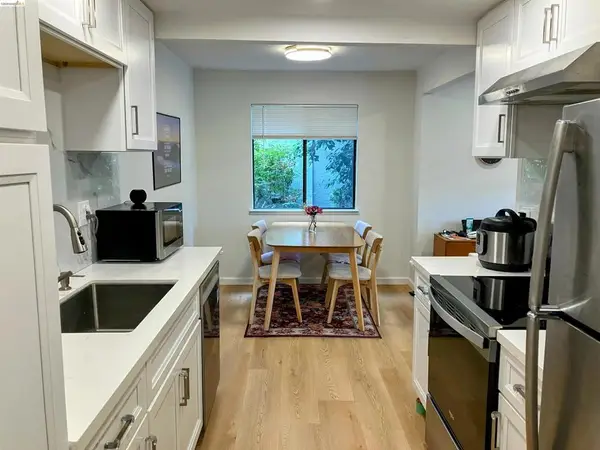 8761 Mountain Blvd #11, Oakland, CA 94605