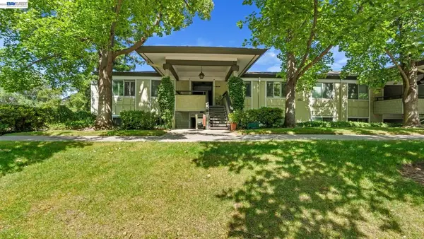2128 Tice Creek Dr #3, Walnut Creek, CA 94595