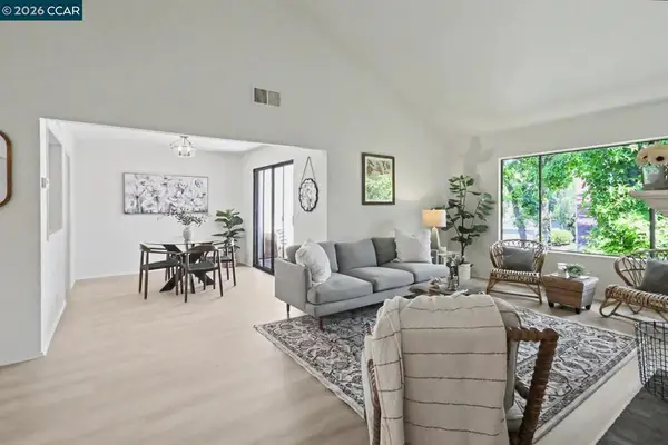 378 Camelback Rd, Pleasant Hill, CA 94523