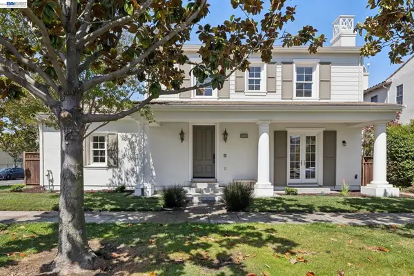 2361 Coral Sea St, Alameda, CA 94501