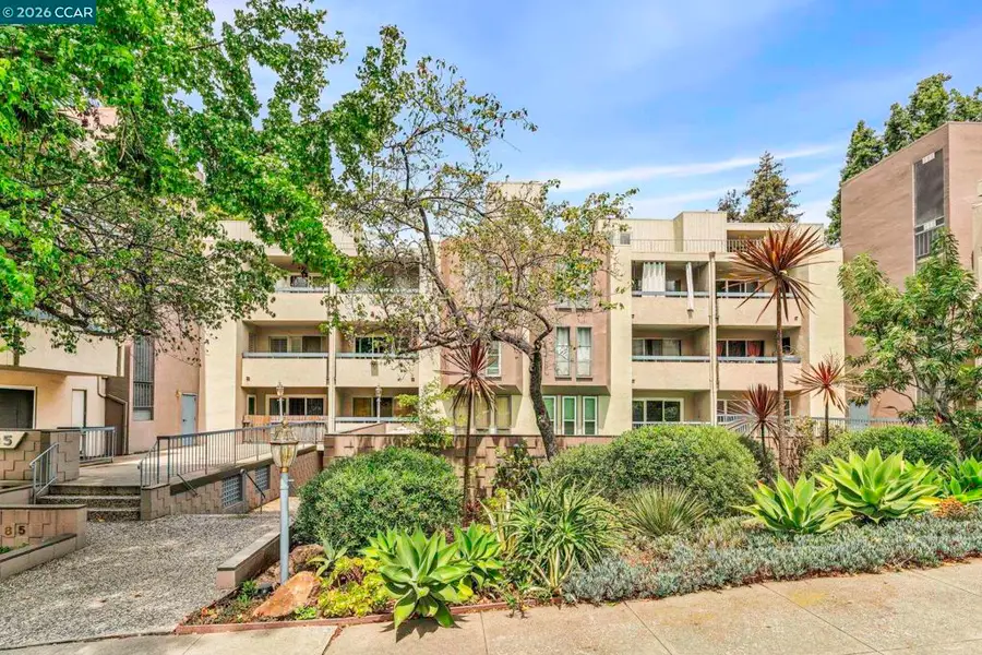 385 Jayne Ave #215, Oakland, CA 94610 - #2