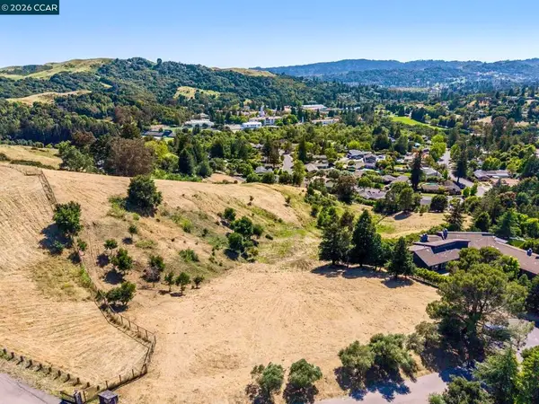 1966 Joseph Dr, Moraga, CA 94556