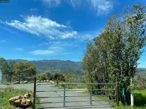 558 Community Hall Ln, St Helena, CA 94574