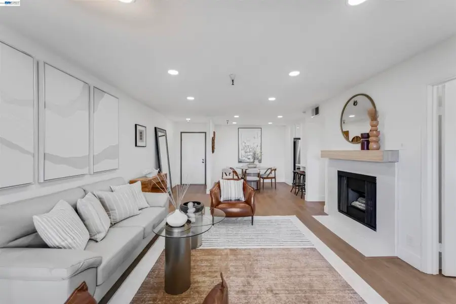 2111 Latham St #307, Mountain View, CA 94040 - #3