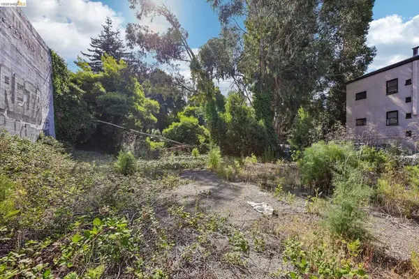 3070 Brook St, Oakland, CA 94611