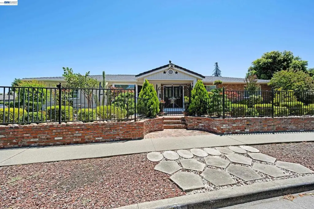 1742 Mendocino Dr, Concord, CA 94521 - #1