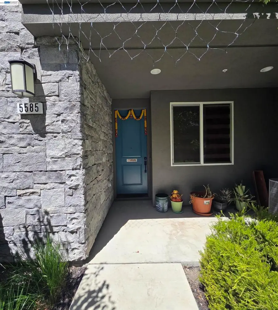 5585 Holly Bay Avenue, Dublin, CA 94568 - #3