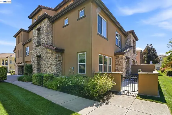674 Selby Lane #4, Livermore, CA 94551