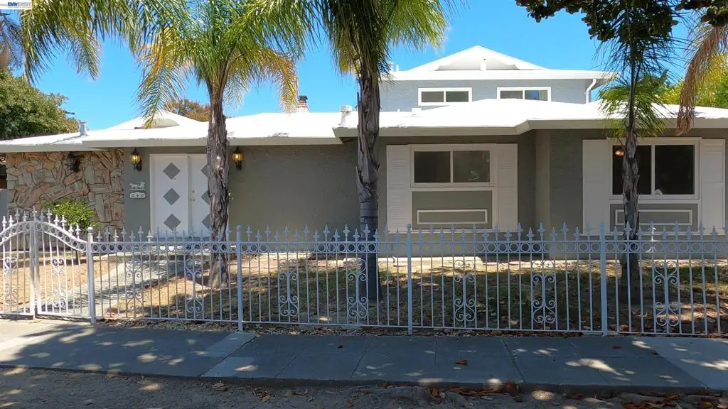 240 Richfield Dr, San Jose, CA 95129 - #1