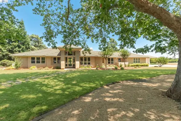 10055 Justamere Ln, Elk Grove, CA 95624