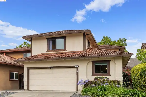 925 Hacienda Cir, Rohnert Park, CA 94928