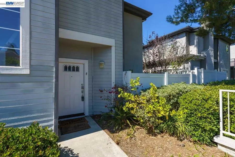 8591 Via Mallorca #F, La Jolla, CA 92037 - #3