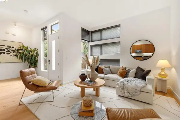 21 Covent Ln, Oakland, CA 94608