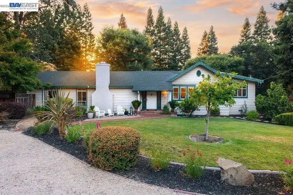 208 South Ave, Alamo, CA 94507