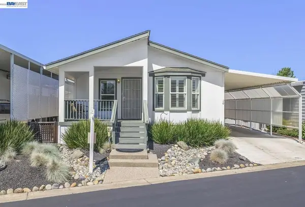 3263 Vineyard Ave., #16, Pleasanton, CA 94566