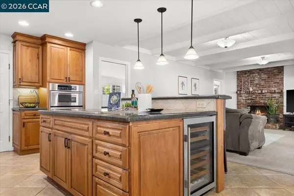 114 Combs Ln, Vallejo, CA 94590