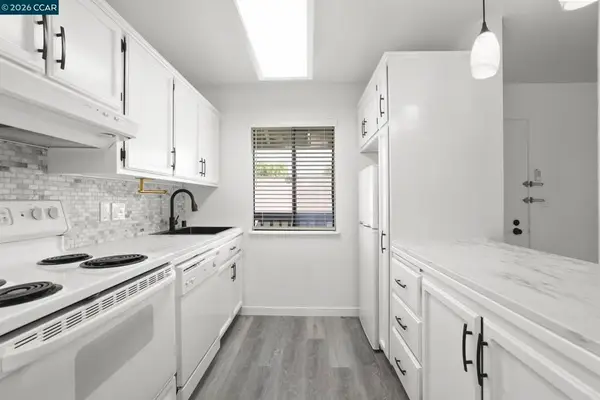 1437 Marchbanks Dr #3, Walnut Creek, CA 94598