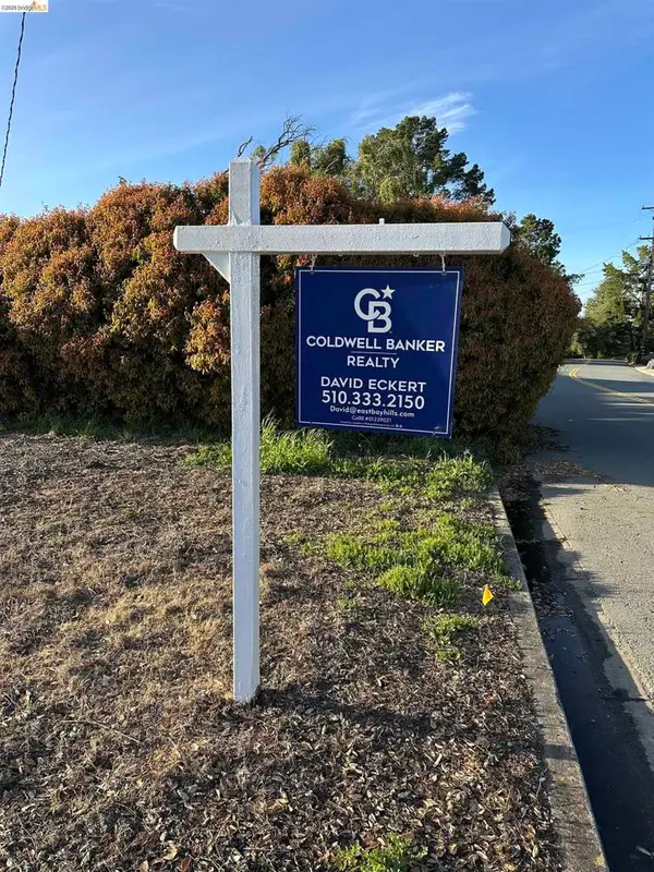 82 Zander Dr, Orinda, CA 94563