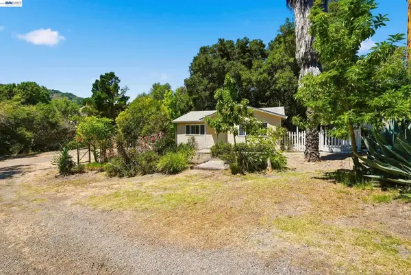 10160 Crow Canyon Rd, Castro Valley, CA 94552