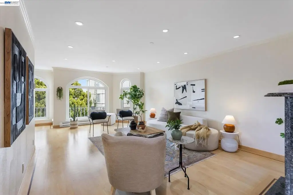 20 Dorado Ter #Penthouse, San Francisco, CA 94112 - #1