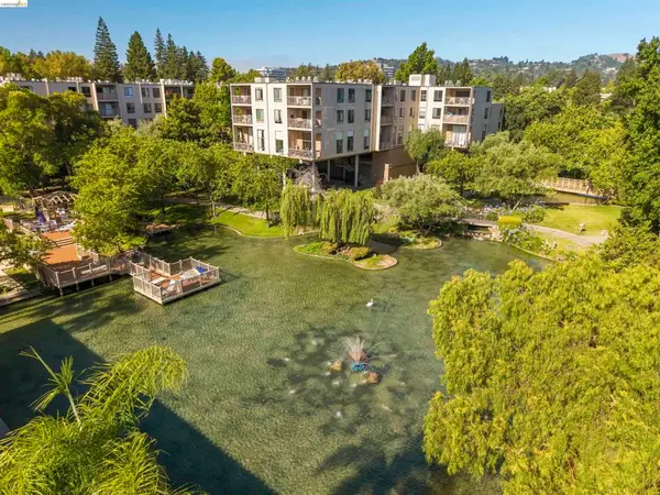 420 N Civic Dr #207, Walnut Creek, CA 94596