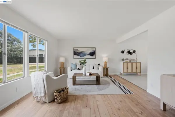27803 Hummingbird Ct, Hayward, CA 94545