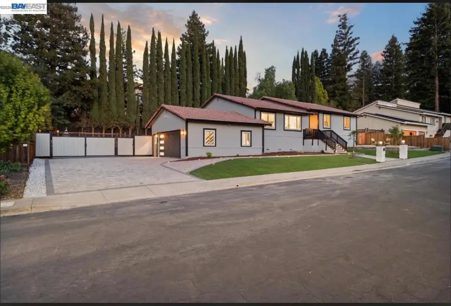 1084 Jamie Dr, Concord, CA 94518 - #2