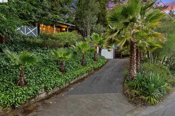 45 Sleepy Hollow Ln, Orinda, CA 94563