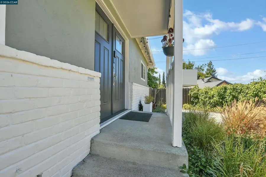 2160 Walnut St, Martinez, CA 94553 - #3