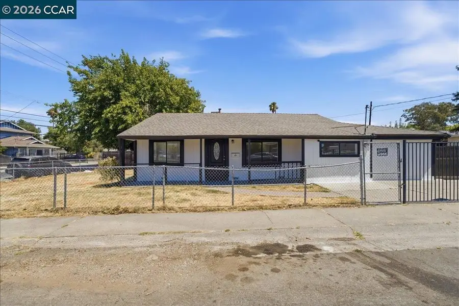 2696 Fairfield St, Sacramento, CA 95815 - #2