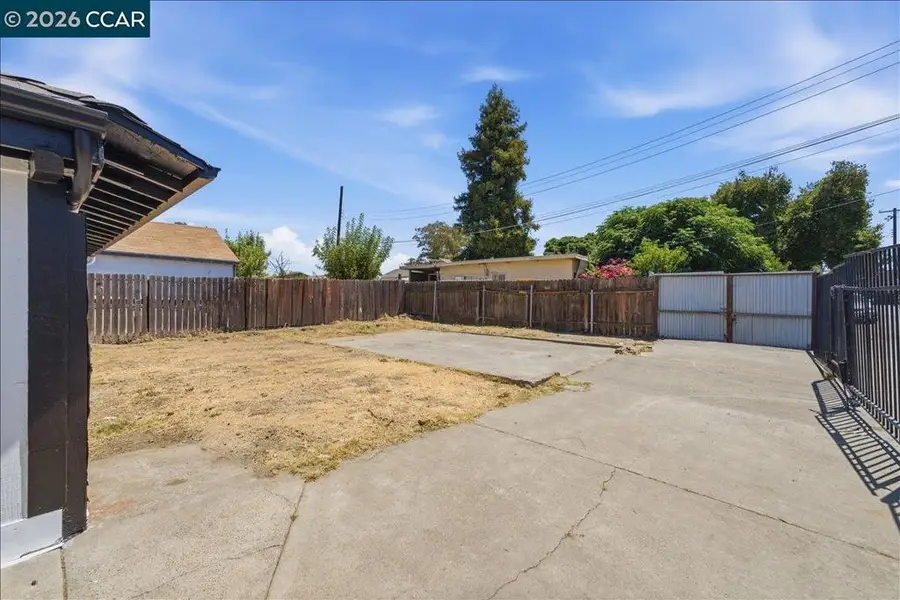2696 Fairfield St, Sacramento, CA 95815 - #3