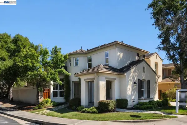 5099 Round Hill Dr, Dublin, CA 94568