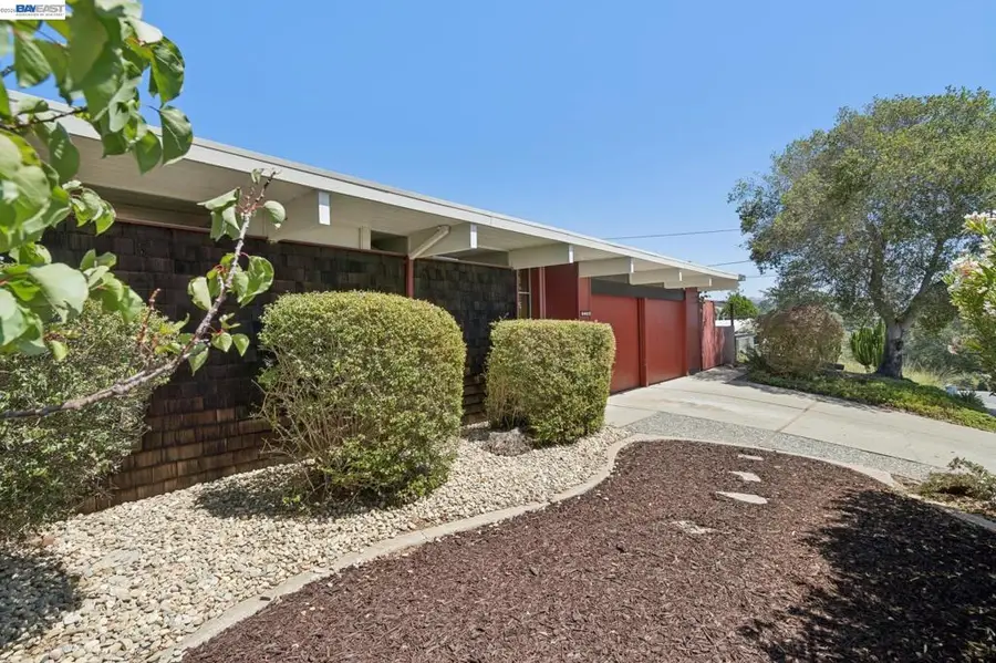 5427 Greenridge Rd, Castro Valley, CA 94552 - #3