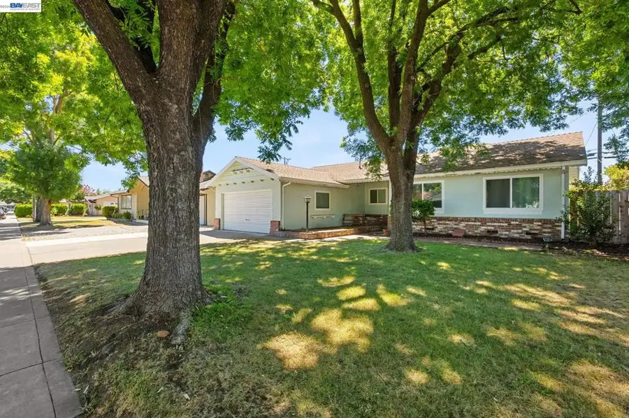316 E Canterbury Dr., Stockton, CA 95207 - #2