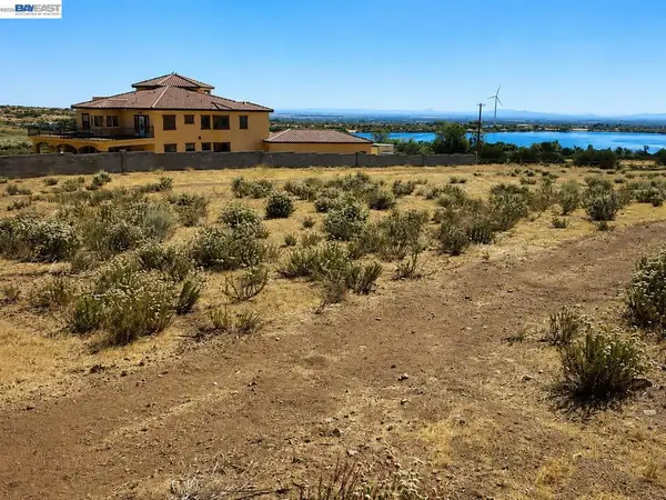El Camino Dr Hacienda Dr, Palmdale, CA 93551