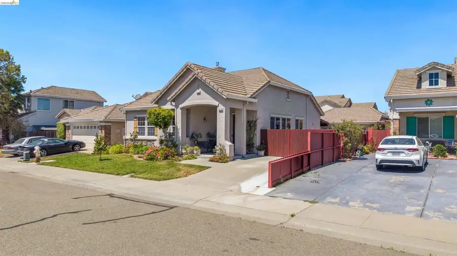 1676 Hickam Cir, Suisun City, CA 94585 - #3