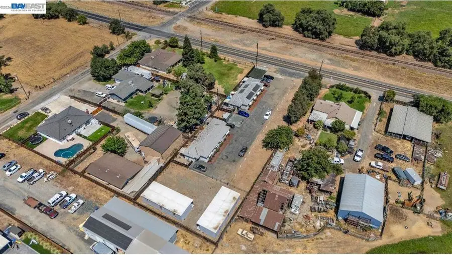 4628 Patterson Rd., Oakdale, CA 95361 - #2