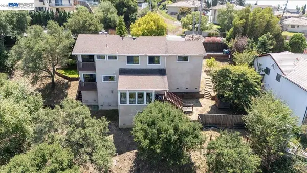 27468 Hayward Blvd, Hayward, CA 94542